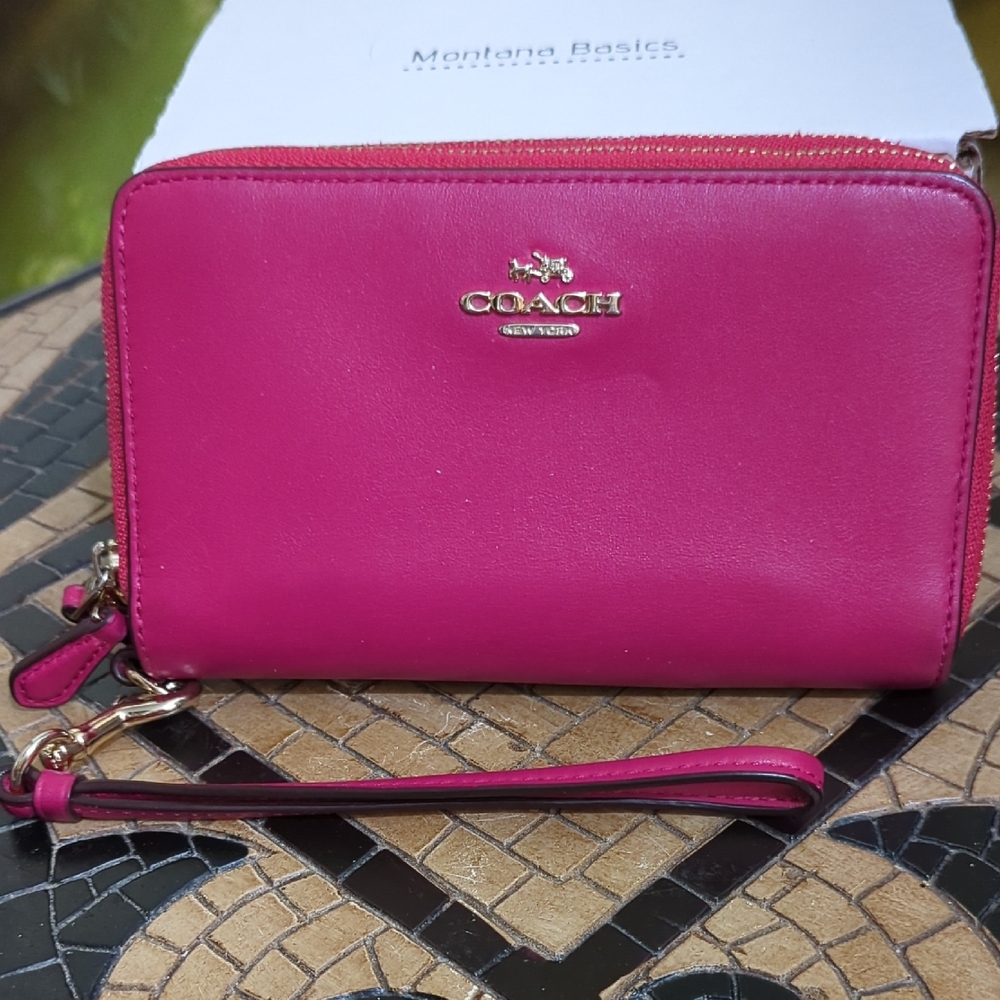 Coach Pink Leather Wristlet Wallet.Double Zip. 10 Card Holder. Great Cond.